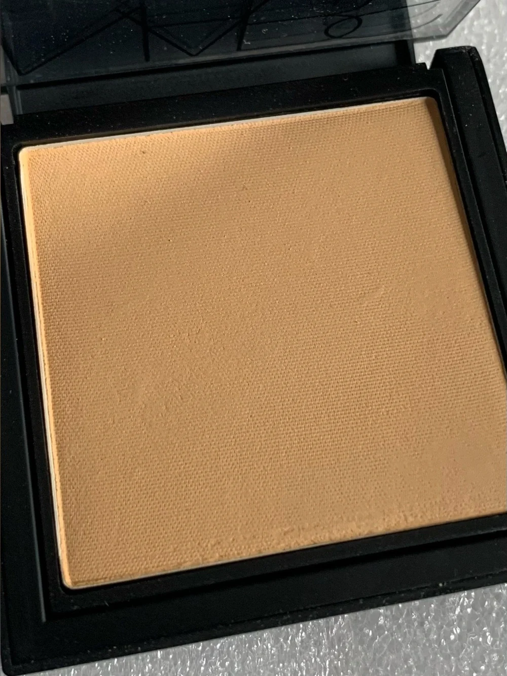 NARS All Day Luminous Powder Foundation Light 6 LAPONIE (SPF 24